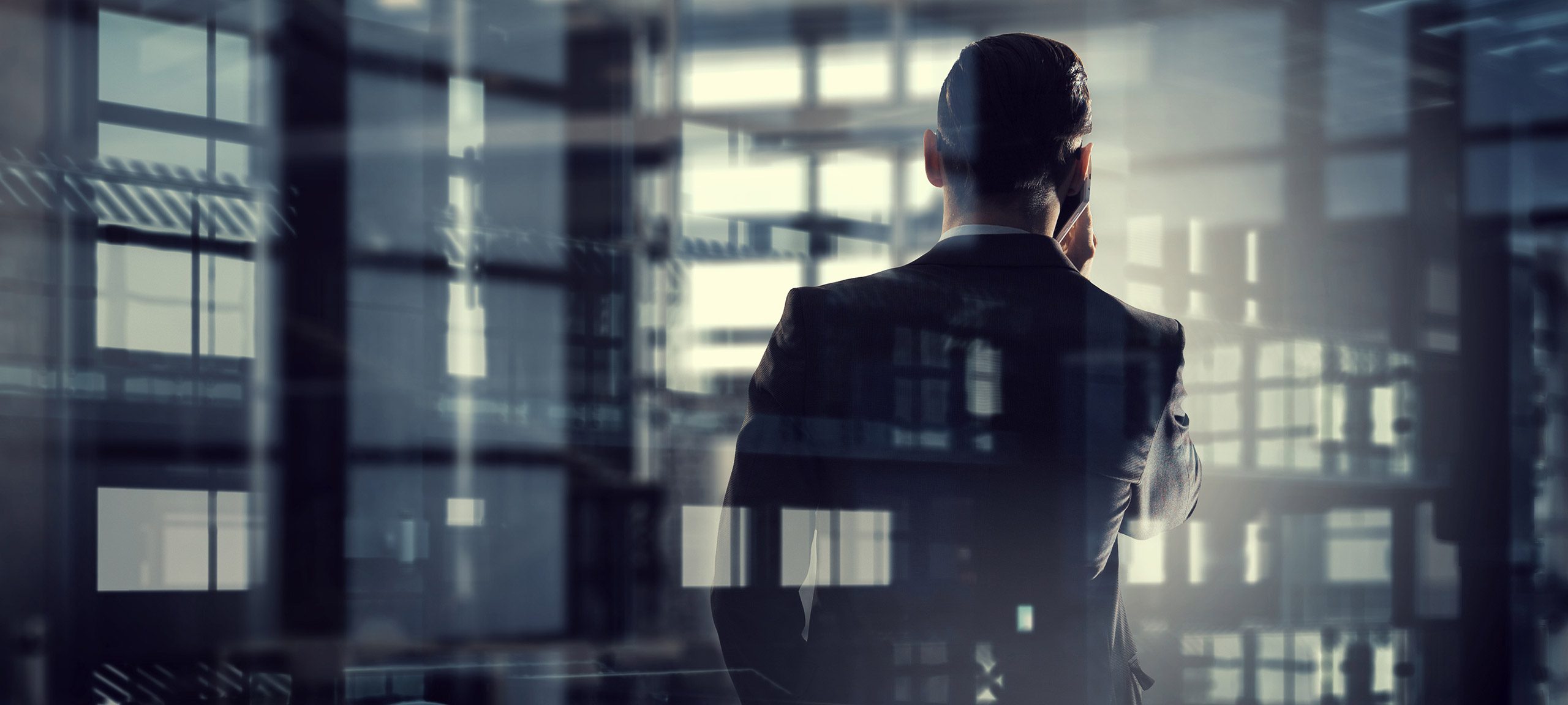 Ein Mann telefoniert